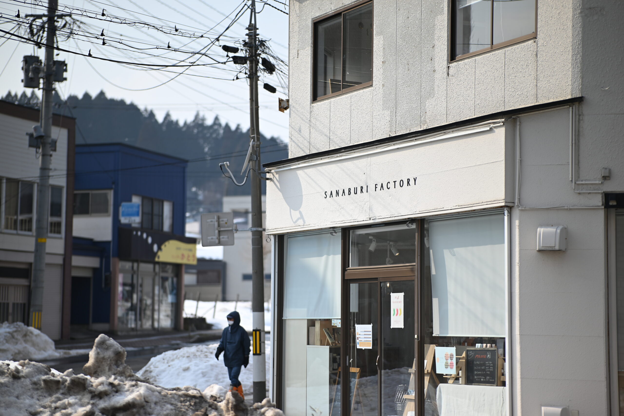 雪の街並みと建物